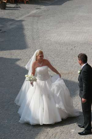 vand rochie mireasa model cenusereasa