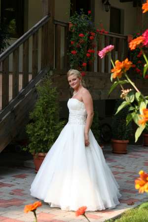 vand rochie mireasa model cenusereasa