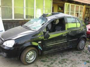 VAND EPAVA AUTOTURISM TATA