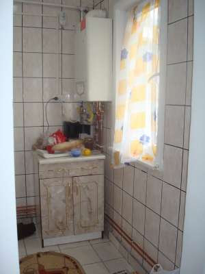 2 CAMERE,    RECENT RENOVAT ,    ET 2