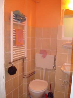 2 CAMERE,    RECENT RENOVAT ,    ET 2