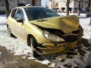 vand peugeot 206 avariat