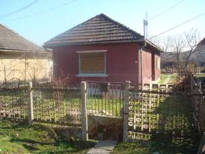 CASA 2 CAMERE 4 ARI ; 63000 EURO NEGOCIABIL