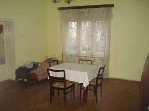 CASA 3 CAMERE; ZONA H SIMON ; 4,  5 ARI TEREN; 123000 EURO NEG
