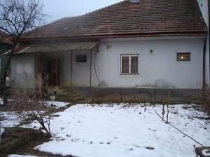 CASA 3 CAMERE; ZONA H SIMON ; 4,  5 ARI TEREN; 123000 EURO NEG