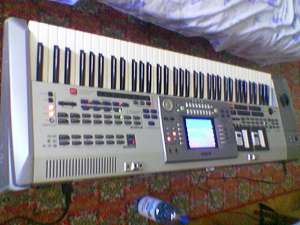 vand yamaha psr 9000pro in perfecta stare de functionare
