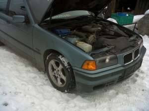 dezmembrez bmw 316 i benzina fab 1995