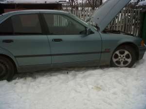 dezmembrez bmw 316 i benzina fab 1995