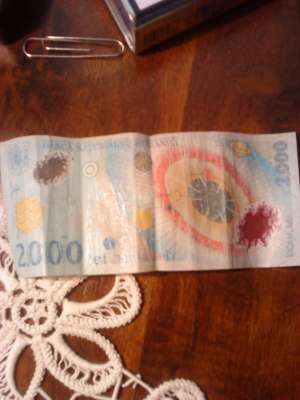 Vand bancnote de 2000 lei//2 bucati
