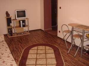 inchiriez apartament la un pret avantajos, complet mobilat, recent modificat, astept seriozitate...