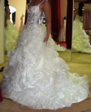 rochie de mireasa superba