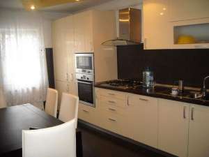 3 CAMERE ; ULTRACENTRAL