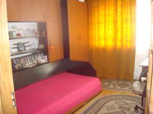 3 CAMERE,   DECOMANDAT PETRU RARES