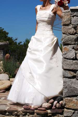 Vand rochie de mireasa