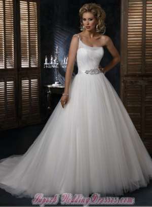 vand rochie de mireasa model 2011
