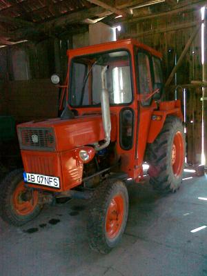 Vand Tractor U445 + utilaje