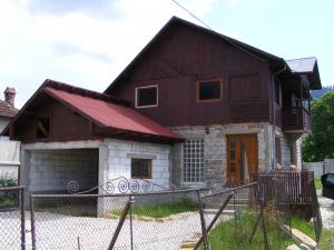 casa de vacanta, munte, aer curat, liniste