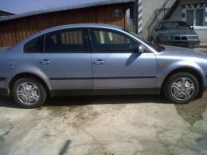 dezmembrez vw passat 1.6 benzina 1998