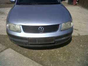 dezmembrez vw passat 1.6 benzina 1998
