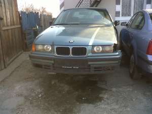 dezmembrez bmw 316 i benzina 1995