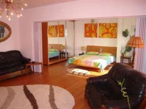 3 camere Camera de comert