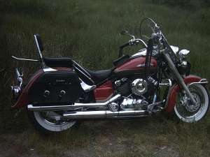 Vand yamaha dragstar 650 clasic fabricatie 2000,    11300km,    complet accesorizata