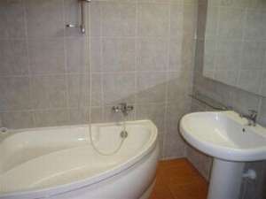 3 camere Camera de Comert