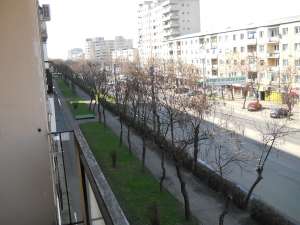 vand apartament 4 camere,    pe Careiului