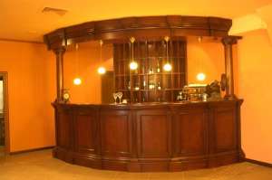Mobilier lemn masiv personalizat