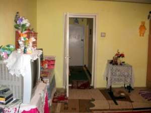 ONESTI,  VAND GARSONIERA CF 1,  pe REPUBLICII,  CU BALCON,  PRET 10000 EURO