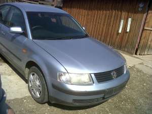 dezmembrez vw passat 1.6 benzina 1998