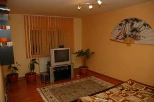 Inchiriez apartament