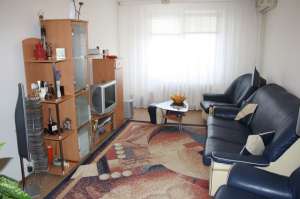 vand apartament 3 camere