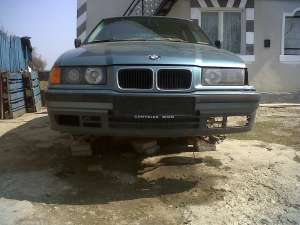 dezmembrez bmw 316 i benzina 1995