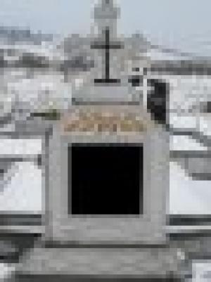 Executam la comanda Monumente Funerare