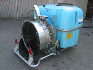 PULVERIZATOR TRANSPORTAT DIN POLIETILENA 300Litri