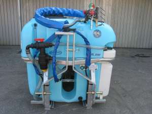 PULVERIZATOR TRANSPORTAT DIN POLIETILENA 300Litri