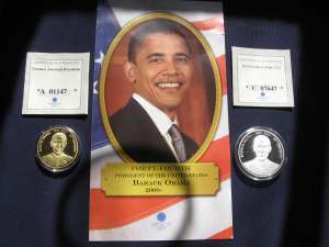 placheta cu 2 monezi omagiale Obama,  stare proof