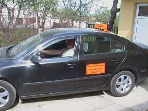 Instructor auto autorizat