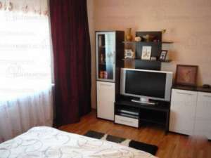 PROPRIETAR!VAND APARTAMENT 3 CAMERE, CONF1, POPA SAPCA, ETAJ 2/4....BLOC DIN 1987, CU 2 BALCOANE, 2B