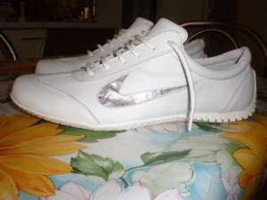adidasi nike