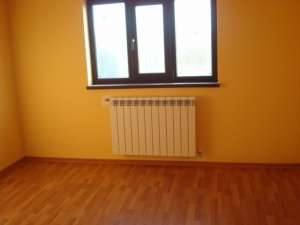 Vila P+E 120 mp. pe nivel total 240 mp. spatiu locuibil 80000 Negociabil