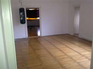 vand apartament zona piata sfatului