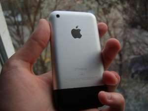 Vand IPHONE 2G NOU ,   IMPECABIL ,   IEFTIN !