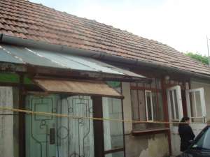 CASA 3 CAMERE CARAMIDA,   2 ARI,   35000 EURO