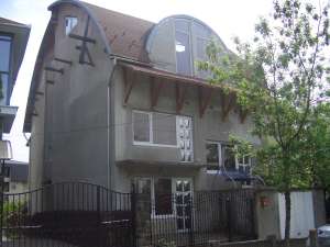 CASA NOUA; ZONA PARC; 200 MP,   69000 EURO