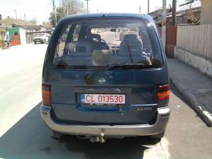 vand nissan serena 7 locuri
