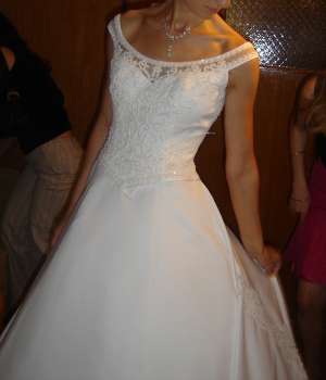vand rochie de mireasa
