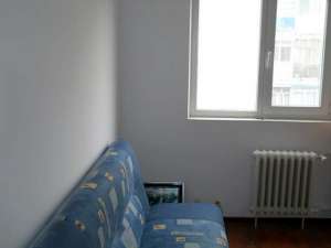 BACAU,  VAND URGENT SI IEFTIN APARTAMENT CU 3 CAMERE,  ZONA MIRON COSTIN,  ETAJ 3,  CU BALCON,  Pret