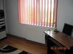 vand apartament la munte